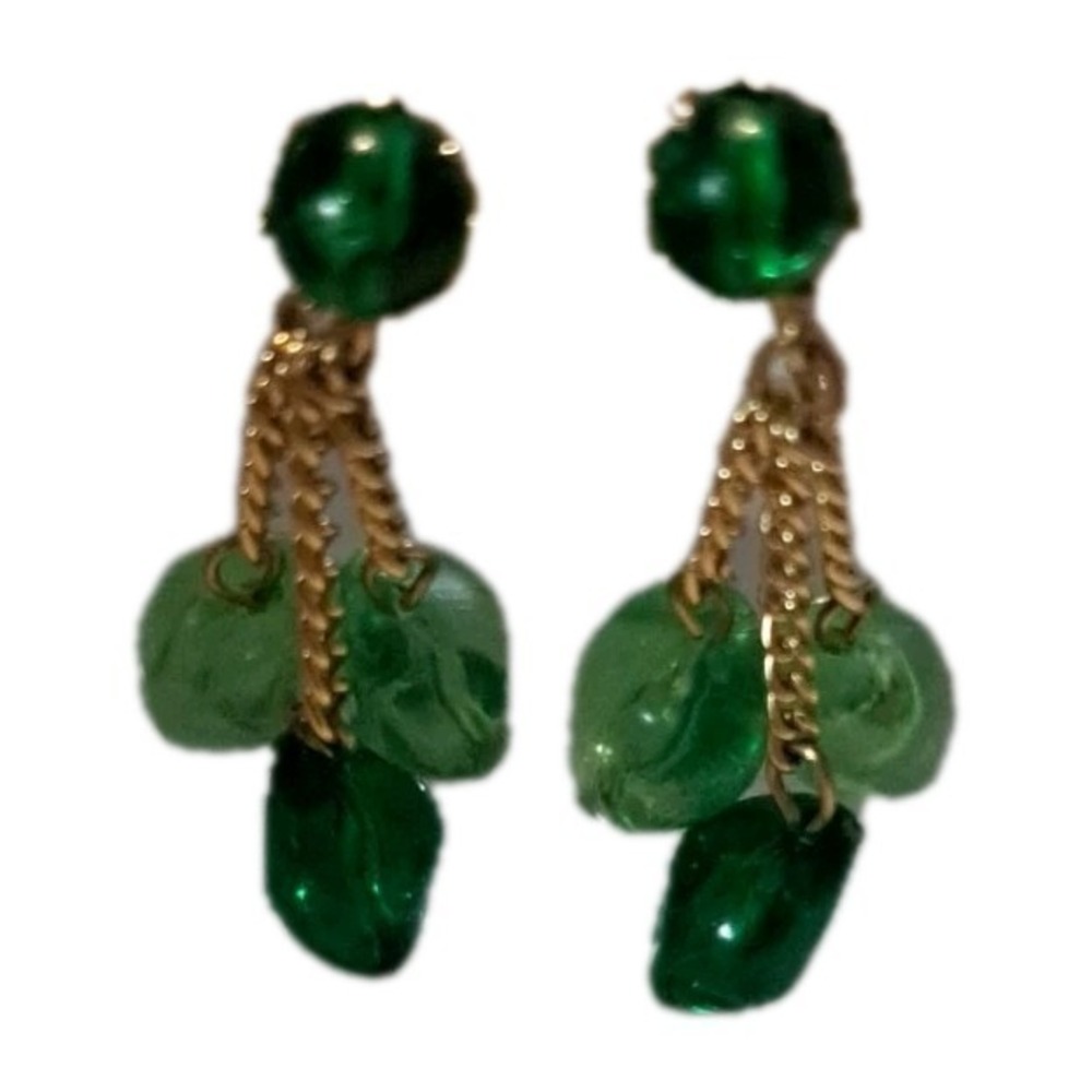 Vintage Clip On Green Stone Dangle Earrings Costume Made In Hong Kong 1950s - Picture 2 of 3